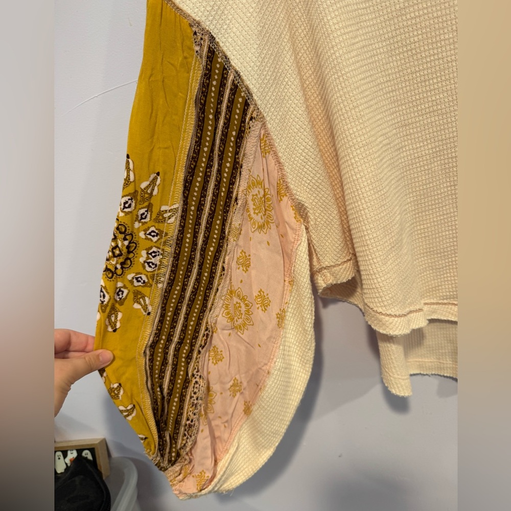 ⚜️Boho Balloon Sleeve Top in Cream and Mustard - Picture 3 of 5